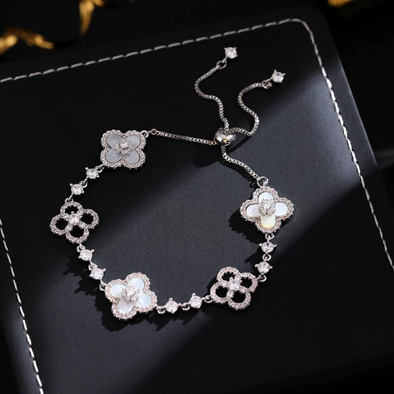 Sakura Cleef Bracelet