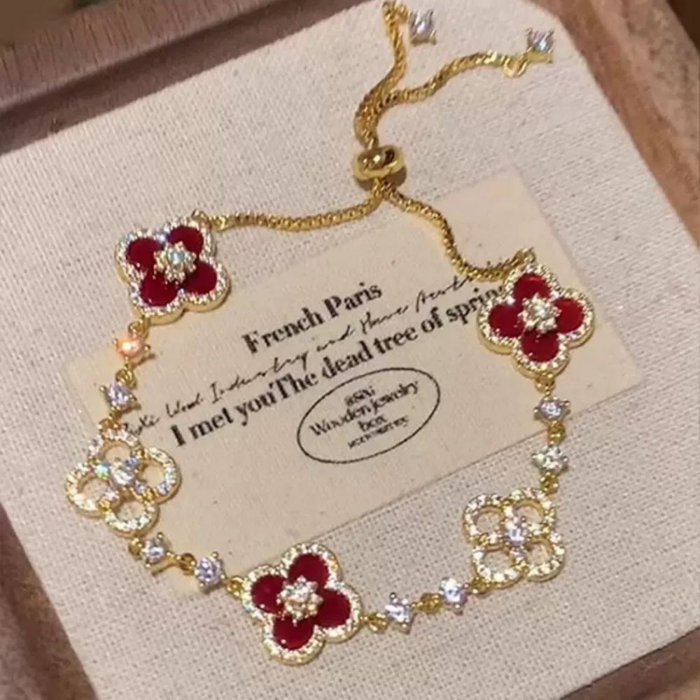 Sakura Cleef Bracelet