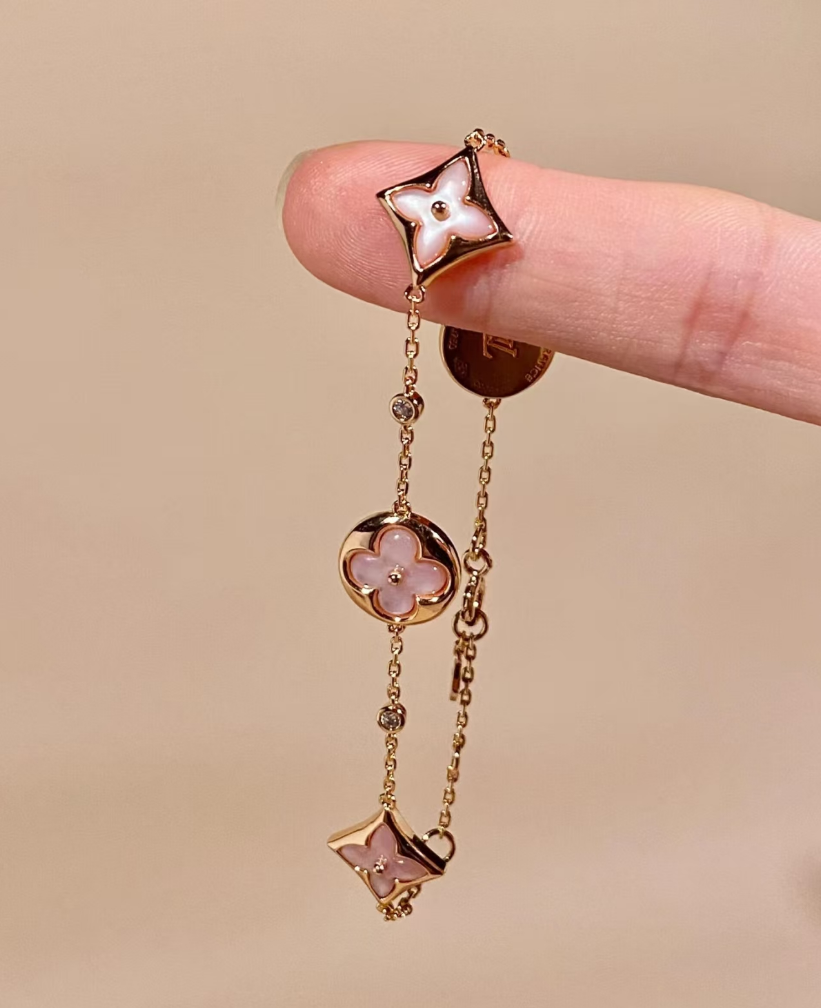 Elegance and FortuneClover Bracelet