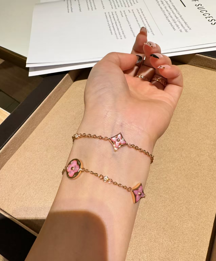Elegance and FortuneClover Bracelet